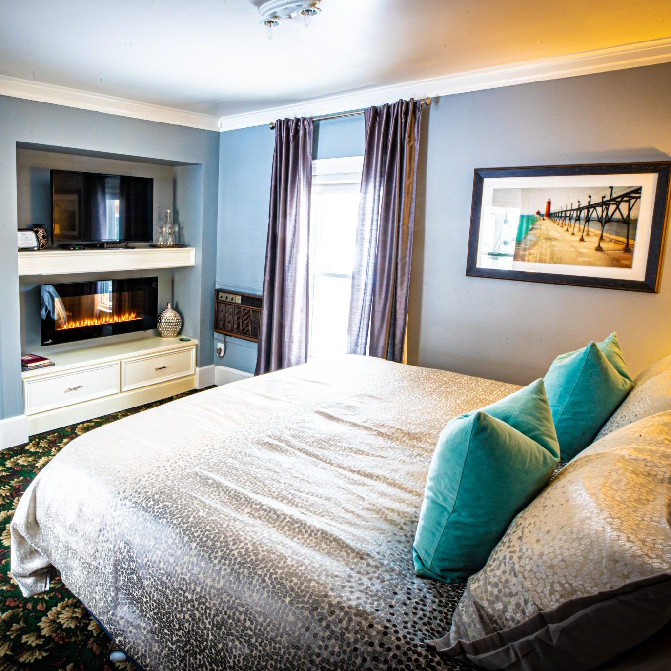 Twin Oaks Inn