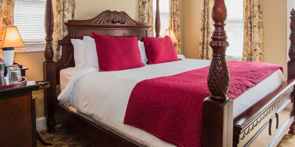 Almondy Inn