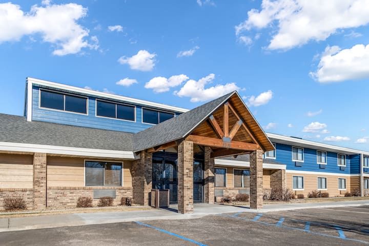 AmericInn Lodge & Suites Bismarck