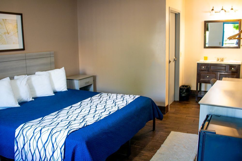Commodore Resort Hotel