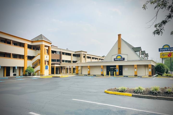 Days Inn by Wyndham Alexandria