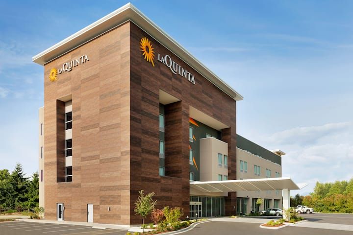 La Quinta Inn & Suites Burlington