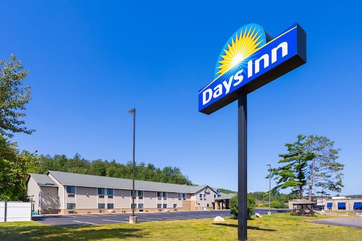 Days Inn by Wyndham Iron Mountain