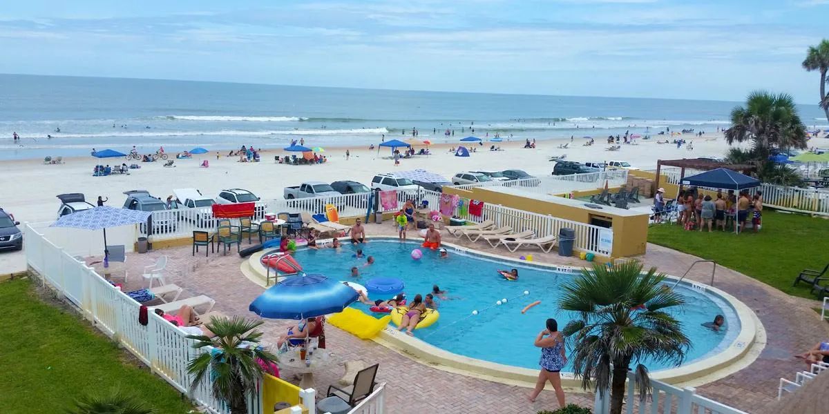 Driftwood Beach Motel