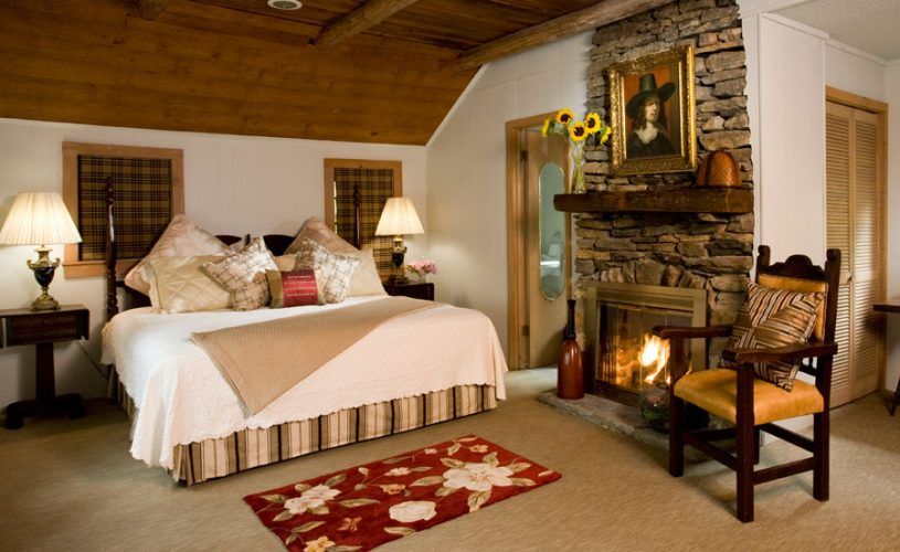 1906 Pine Crest Inn