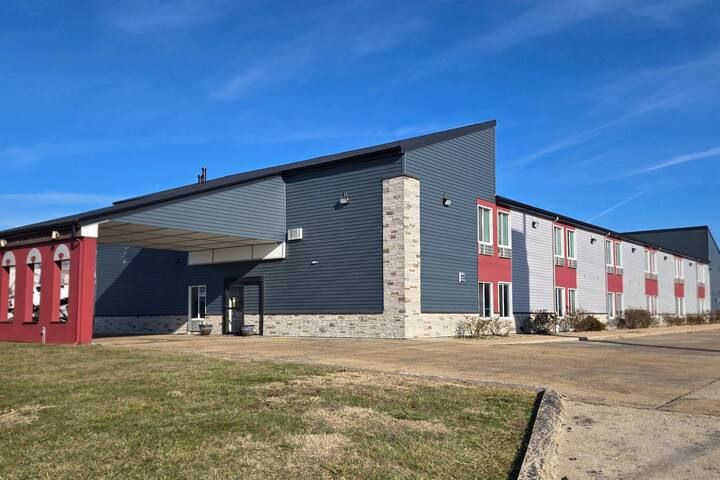 Super 8 by Wyndham O'Fallon MO/St. Louis Area