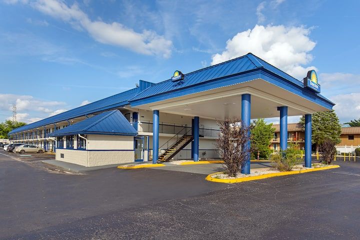 Days Inn by Wyndham Knoxville North