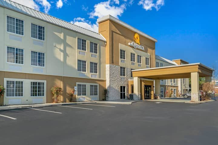 La Quinta Inn & Suites Knoxville North I-75