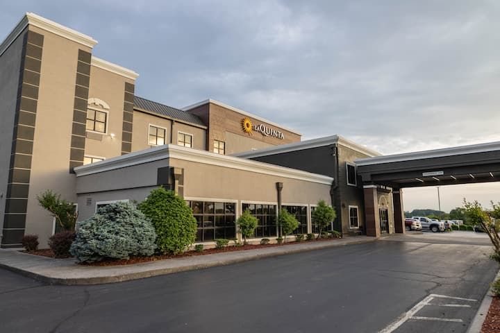 La Quinta Inn & Suites Knoxville East