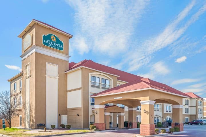 La Quinta Inn & Suites Oklahoma City -Yukon