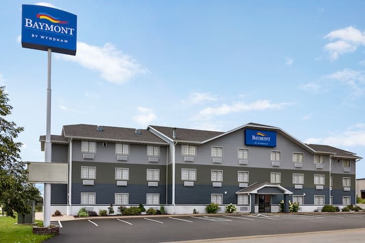 Baymont Cedar Rapids