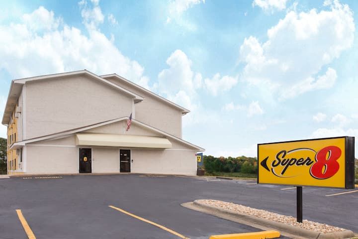 Super 8 by Wyndham Columbus Airport