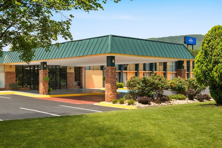 Baymont Salem Roanoke Area