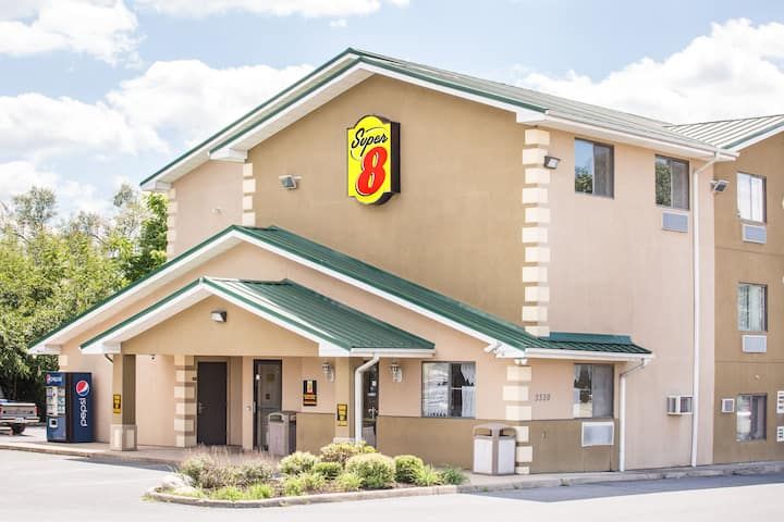 Super 8 by Wyndham Harrisonburg
