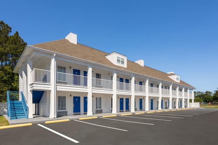 Baymont Brunswick GA