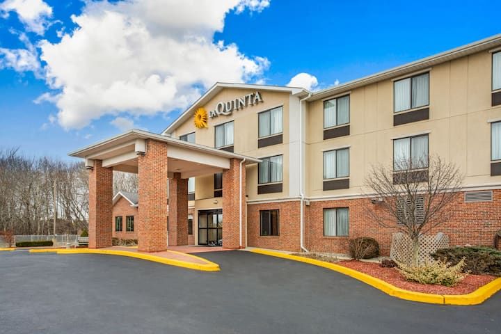 La Quinta Inn & Suites