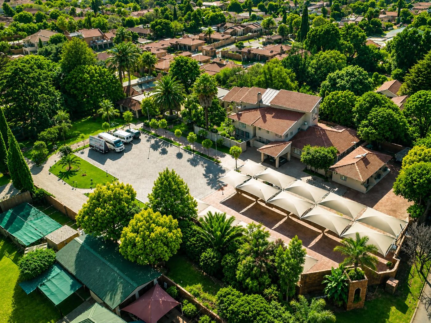 Airport Gardens Boutique Hotel
