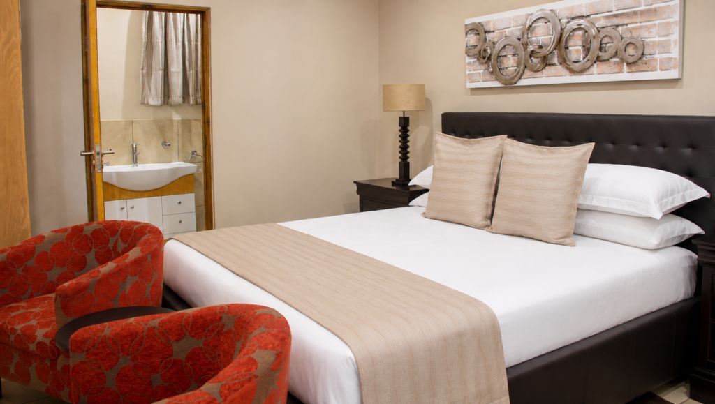 Airport Gardens Boutique Hotel