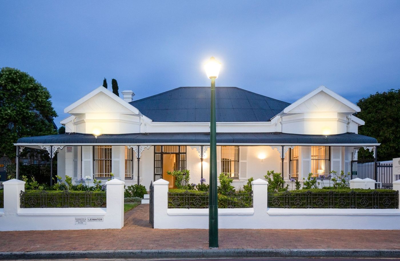 Middedorp Manor