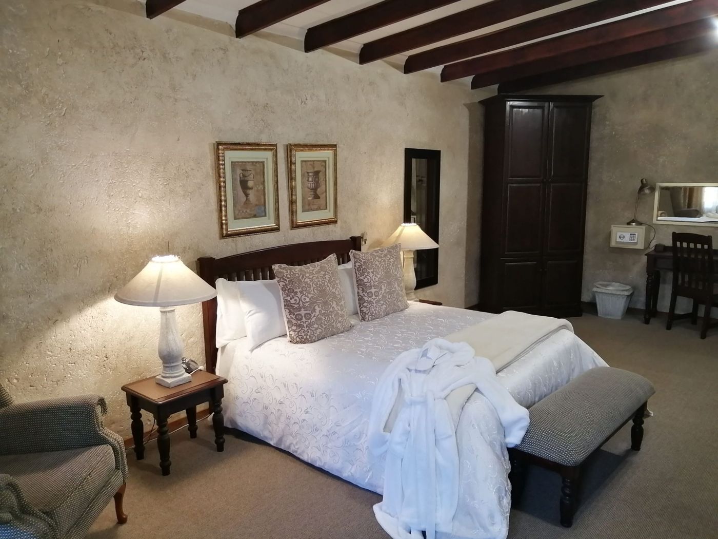 Ancient Emperor Guest Estate