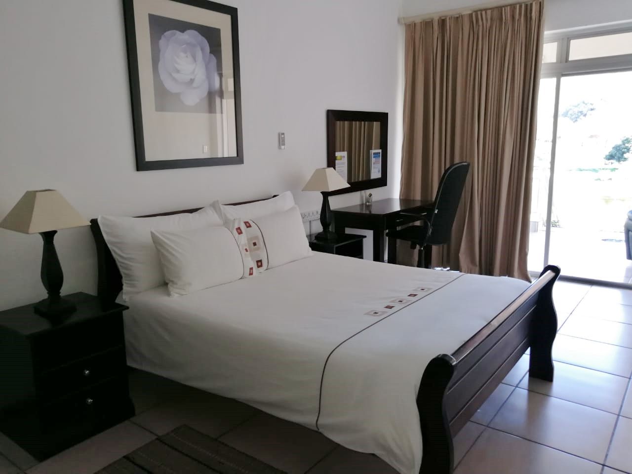 Sunset Boulevard Riverlodge - Corporate Guesthouse Paarl
