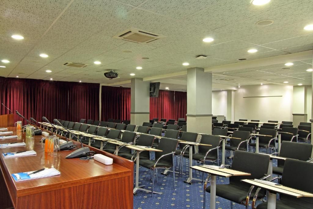 VMCC - Newtown Hotel