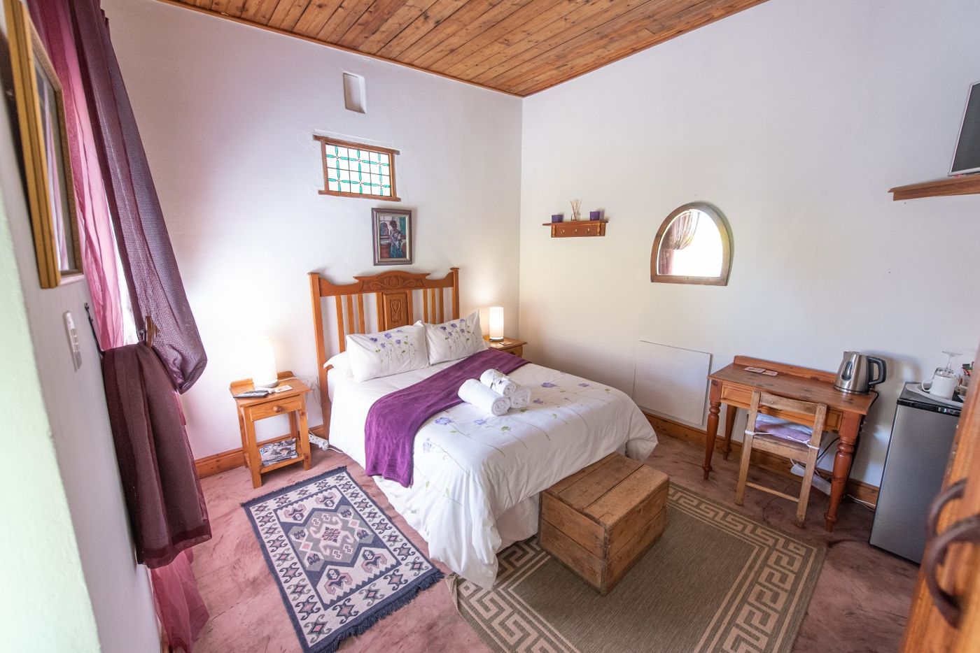 Leo Guest House