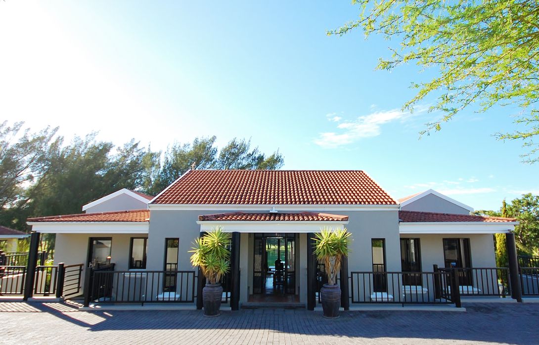 Fourteenth Green Guest Lodge