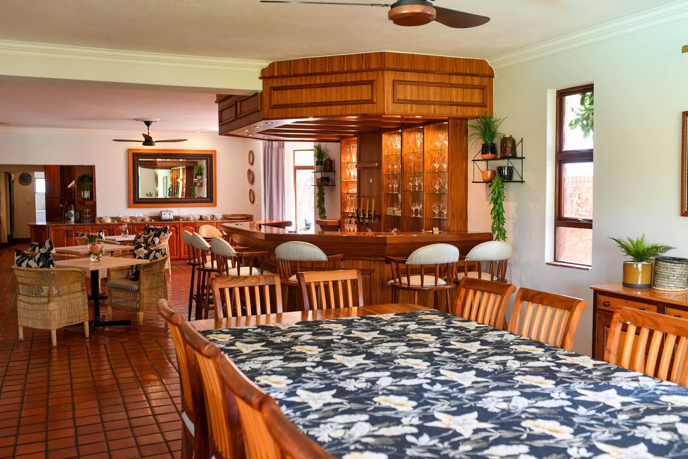 The Woodpecker Inn